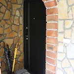 Center Apartment *