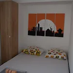 Center Apartment *
