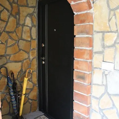 Center Apartment *