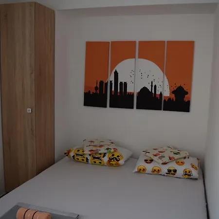 Center Apartment *