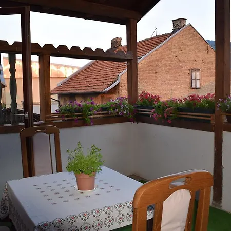 Center Apartment *